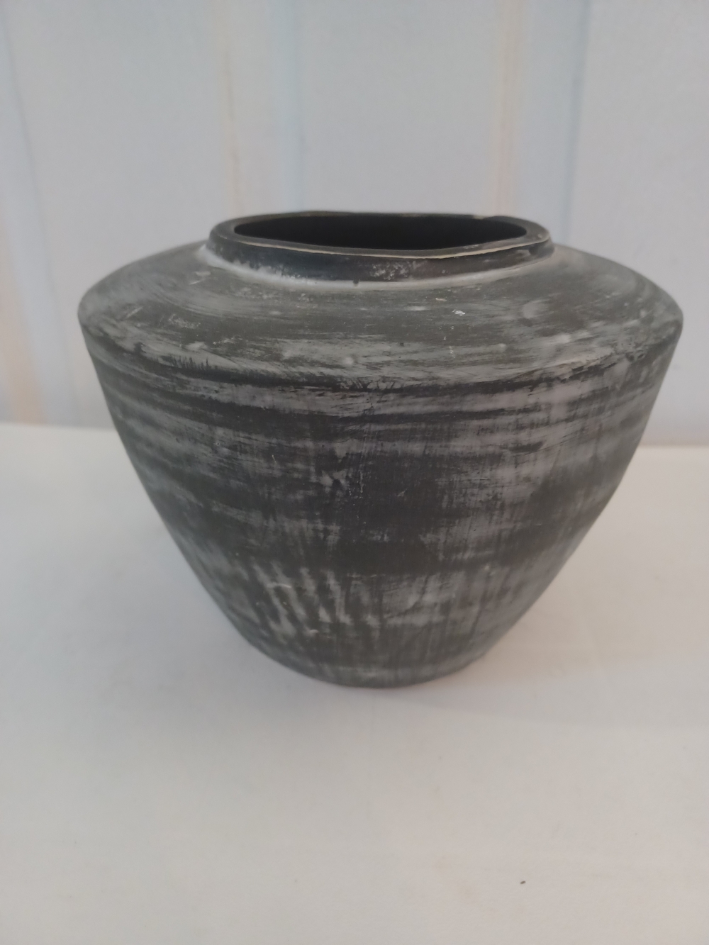 Vtg Hand-Thrown Studio Pottery Vase, Distressed Black & Gray Slip Finish Signed